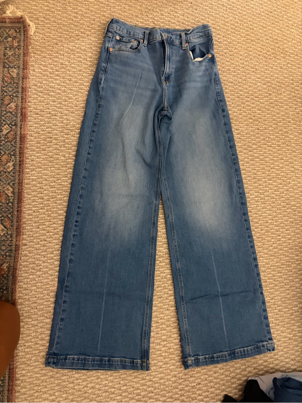 GAP Women's Wide-Leg Jeans in Light Blue Wash